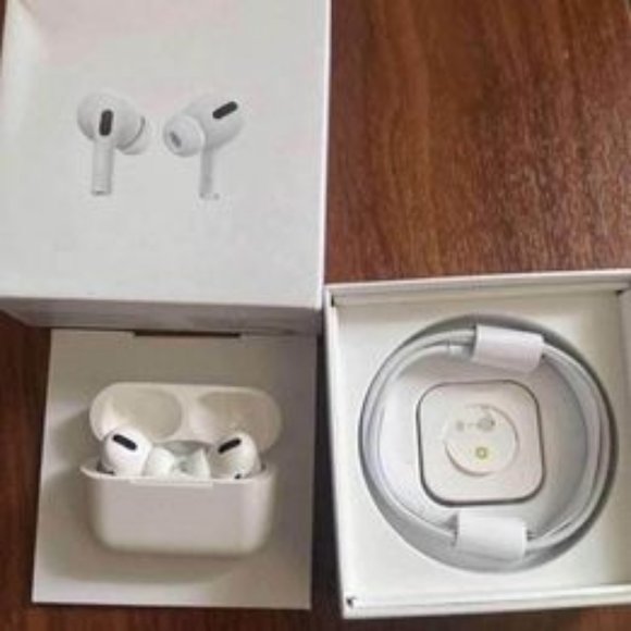 Apple Airpods - Picture 2 of 2